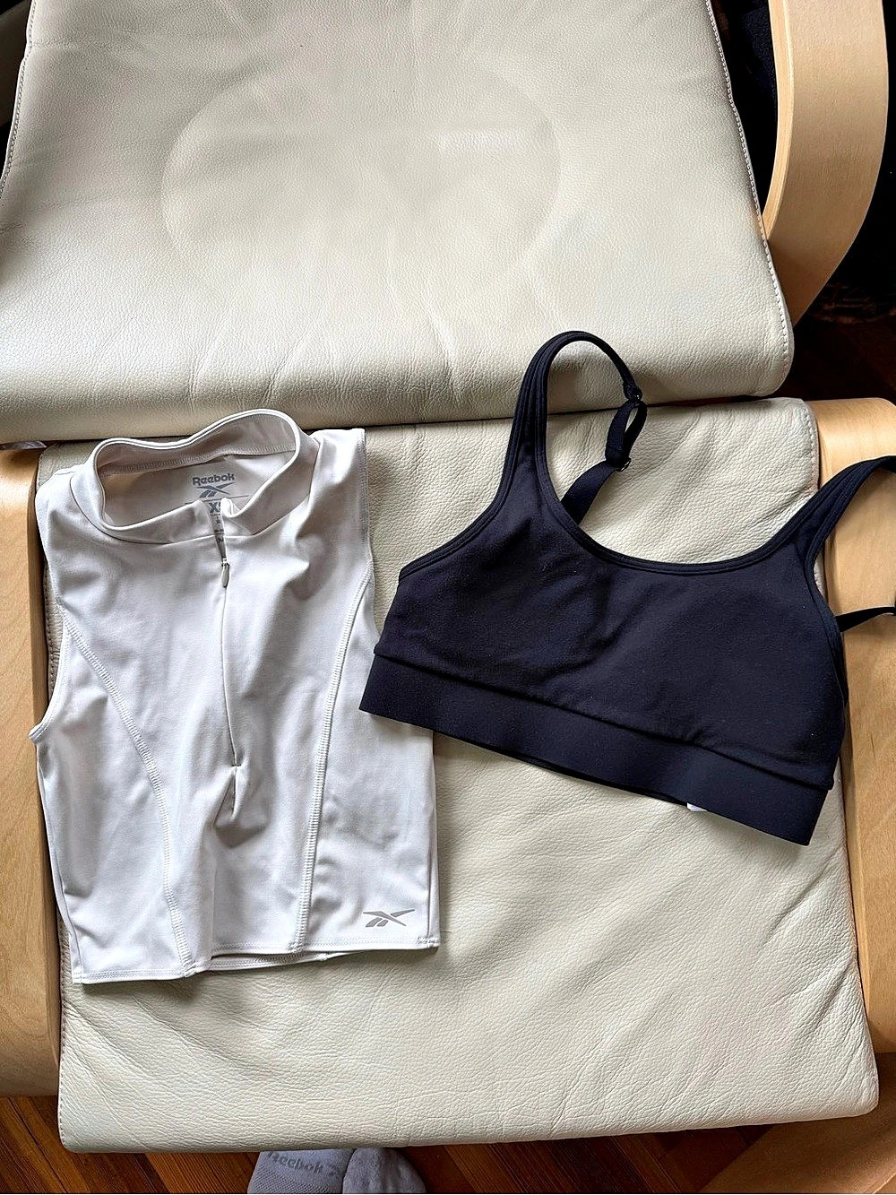 Reebok Dreamblend Half-Zip Crop Top & Logo Sports Bra Bundle & Sports Bra Set XS